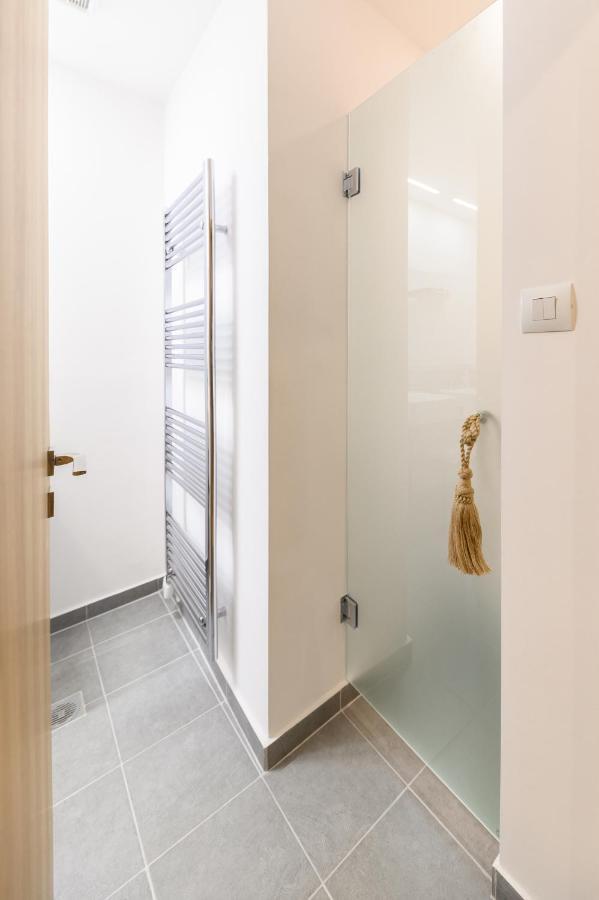 Magnolia City Suite Патра Екстериор снимка